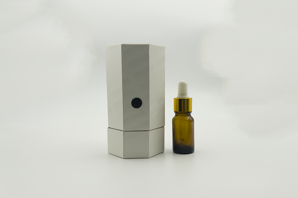 Octagonal CBD packaging for tincture bottles