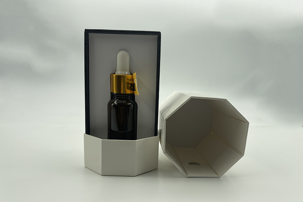 Octagonal CBD packaging for tincture
